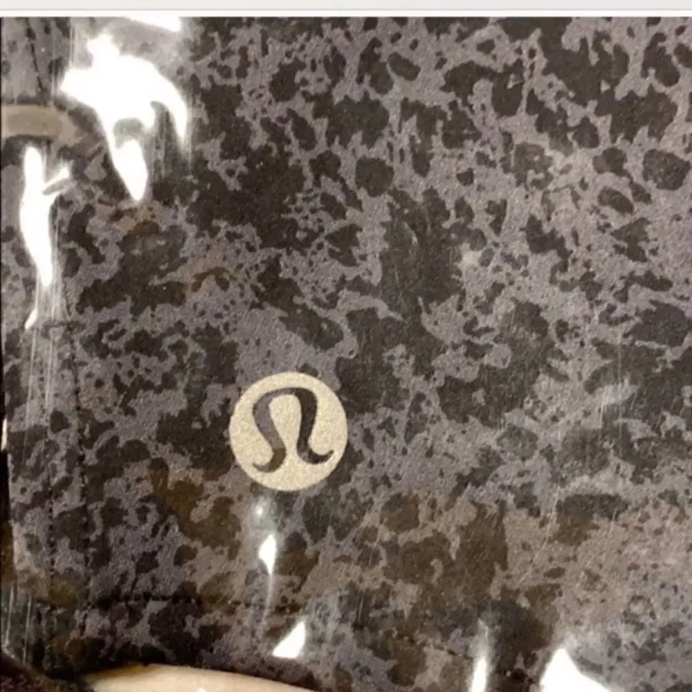 Lululemon Athletica Double Strap Face Mask — DGGB